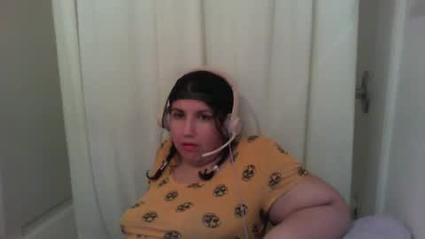 Snapshot of scumbagsmith chatting on October 17, 7:44 am Danni online show from October 17, 7:44 am