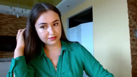 Elizabeth  online show from June 22, 9:50 am