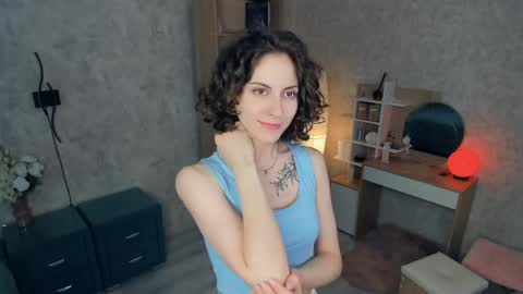 Mia online show from May 27, 6:32 am
