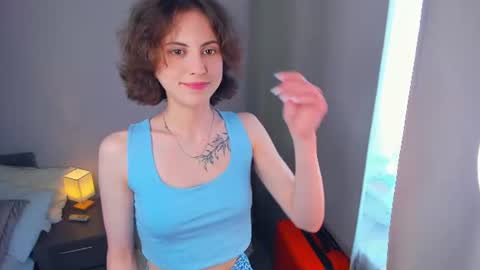 Mia online show from July 20, 10:39 am