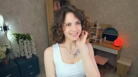 Mia online show from June 11, 5:37 am