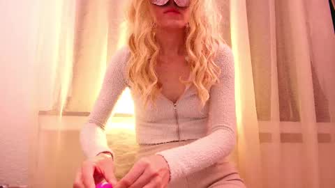 Snapshot of secretanni chatting on February 10, 1:57 am Anni online show from February 10, 1:57 am