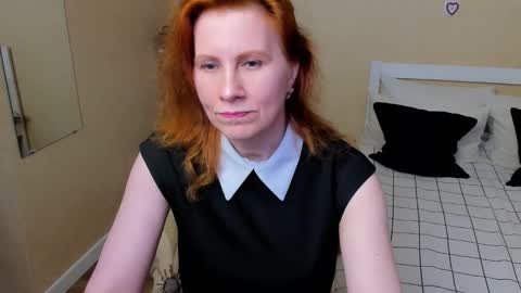 Snapshot of seductive_foxy_ chatting on September 20, 4:00 am seductive_foxy_ online show from September 20, 4:00 am