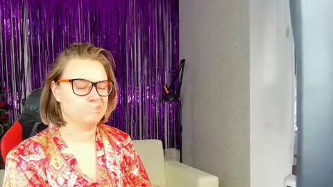 Snapshot of seductive_she_wolf chatting on January 26, 9:29 am seductive_she_wolf online show from January 26, 9:29 am