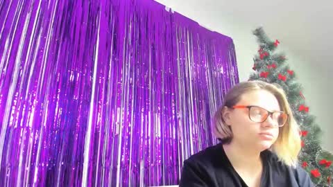 Snapshot of seductive_she_wolf chatting on January 10, 8:51 am seductive_she_wolf online show from January 10, 8:51 am
