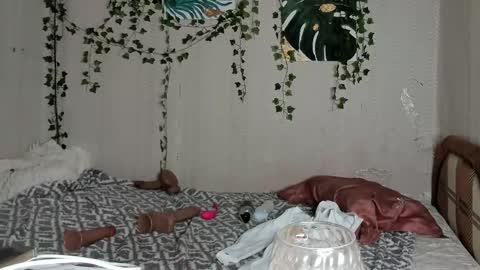 Snapshot of seductive_she_wolf chatting on September 11, 9:53 am seductive_she_wolf online show from September 11, 9:53 am