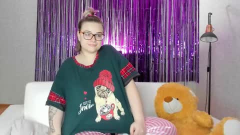 Snapshot of seductive_she_wolf chatting on February 15, 9:06 pm seductive_she_wolf online show from February 15, 9:06 pm