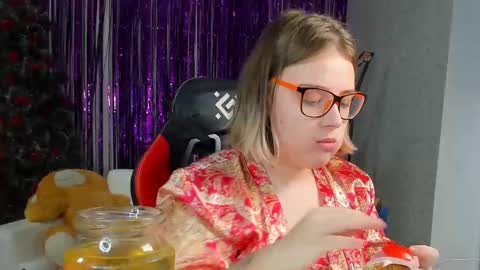 Snapshot of seductive_she_wolf chatting on January 28, 2:00 am seductive_she_wolf online show from January 28, 2:00 am