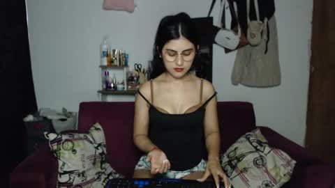 Snapshot of seleena_01 chatting on March 3, 10:29 pm seleena_01 online show from March 3, 10:29 pm