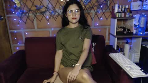 Snapshot of seleena_01 chatting on September 24, 11:04 pm seleena_01 online show from September 24, 11:04 pm