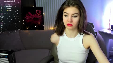 Snapshot of selena_grey_ chatting on February 4, 12:51 am Selena online show from February 4, 12:51 am