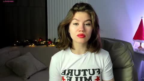 Snapshot of selena_grey_ chatting on December 22, 1:01 am Selena online show from December 22, 1:01 am