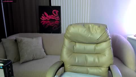 Snapshot of selena_grey_ chatting on January 19, 1:00 am Selena online show from January 19, 1:00 am