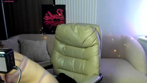 Snapshot of selena_grey_ chatting on January 18, 1:08 am Selena online show from January 18, 1:08 am