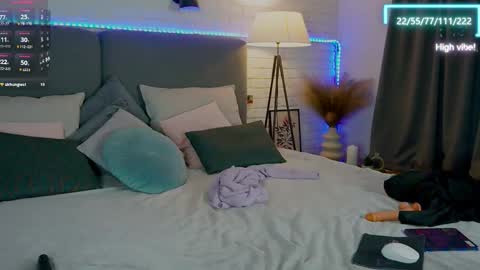 Selena Lily online show from October 9, 1:15 pm