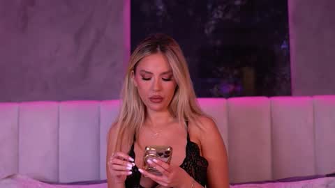 Selena online show from March 31, 9:09 am