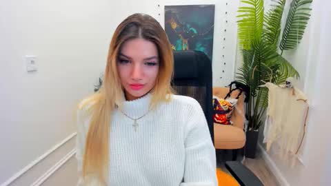 selenaemoore online show from November 2, 8:23 pm