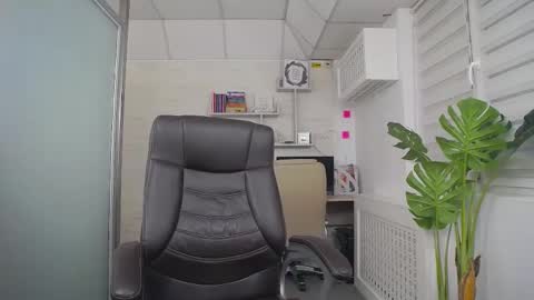 selenajoy_ online show from November 9, 8:21 am