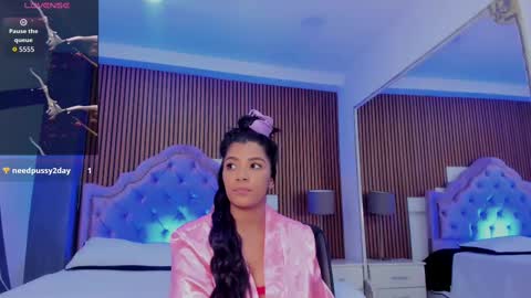 selenastonne online show from October 1, 8:25 pm