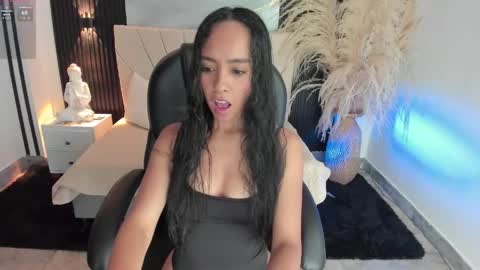 selene_diior online show from May 27, 10:23 am