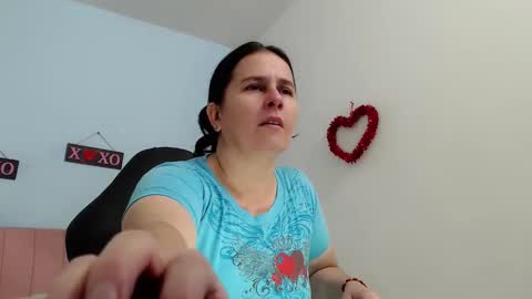 Snapshot of selene_mom chatting on October 13, 1:58 pm selene online show from October 13, 1:58 pm