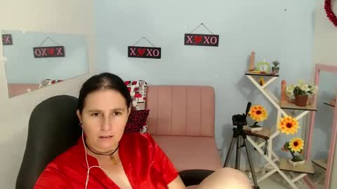 Snapshot of selene_mom chatting on September 19, 7:02 pm selene online show from September 19, 7:02 pm