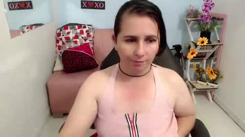 Snapshot of selene_mom chatting on October 18, 6:10 pm selene online show from October 18, 6:10 pm