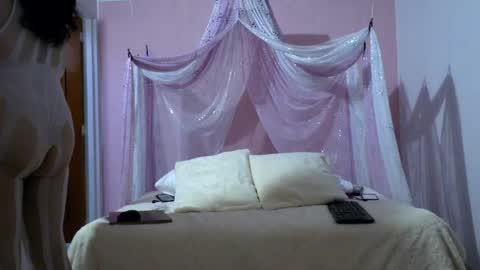 selene online show from May 12, 11:50 am
