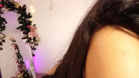 Snapshot of selene_starkk chatting on December 7, 1:36 am Sel Your Little butterfly online show from December 7, 1:36 am