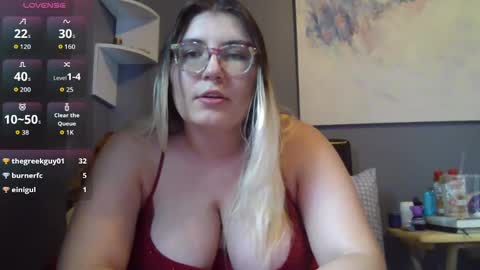 Snapshot of selenebaby chatting on October 8, 1:59 pm Selene online show from October 8, 1:59 pm