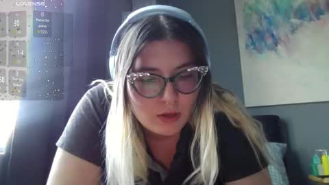 Snapshot of selenebaby chatting on October 18, 6:42 pm Selene online show from October 18, 6:42 pm