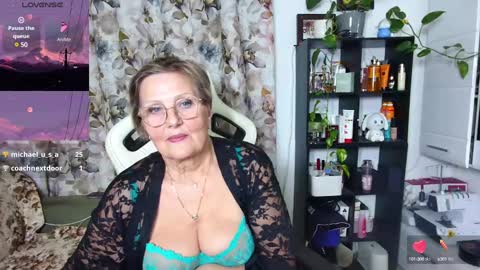 Selenna online show from December 3, 7:44 pm