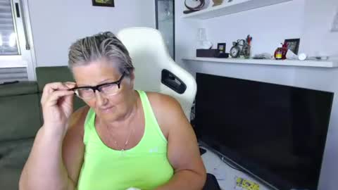 Selenna online show from June 18, 5:29 pm