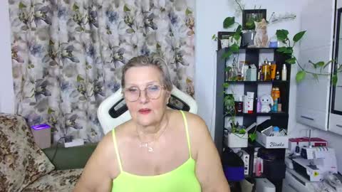 Selenna online show from February 24, 6:36 pm