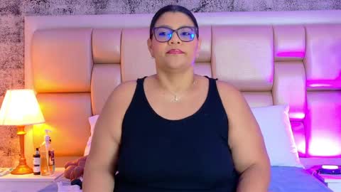 Selenna Cooper online show from April 18, 11:45 am