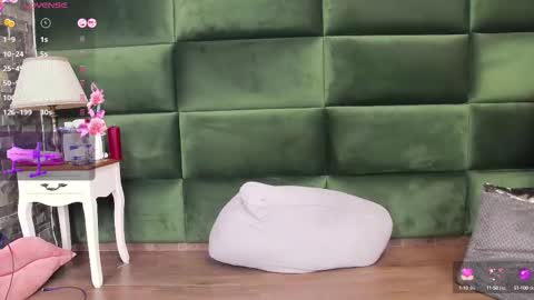 Selen online show from October 12, 7:05 pm