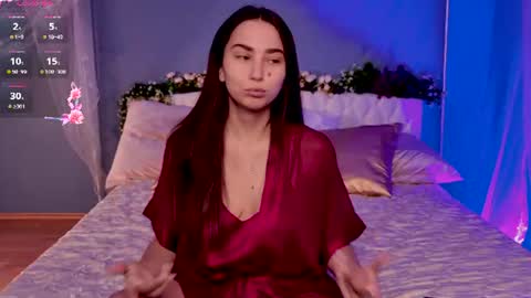 I am Lina online show from July 27, 8:11 am