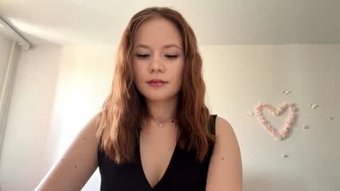 Lily online show from June 26, 5:20 am