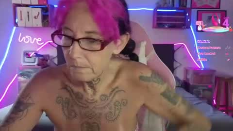 Selvaggia Del Caribe online show from July 15, 6:56 pm