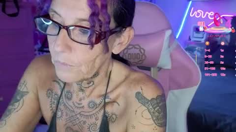 Selvaggia Del Caribe online show from April 11, 6:55 pm