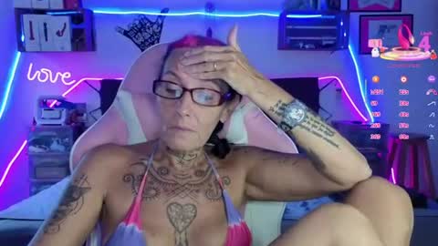 Selvaggia Del Caribe online show from June 11, 6:38 pm