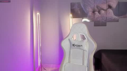 Snapshot of selyn_ chatting on December 12, 12:55 pm Selyn online show from December 12, 12:55 pm