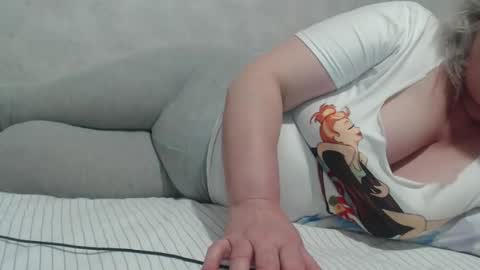 Snapshot of seniorita333 chatting on February 23, 7:34 pm Lenna online show from February 23, 7:34 pm
