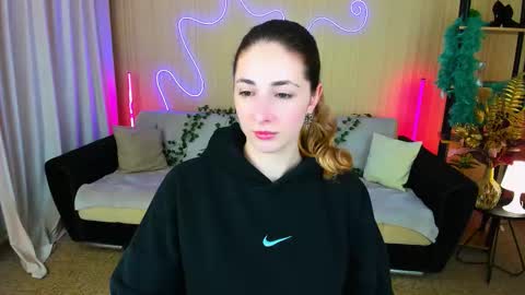 sensitiveheartt online show from November 19, 12:16 pm