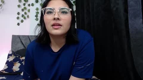 Snapshot of sensual_flame chatting on January 22, 2:48 am Camille and sophie online show from January 22, 2:48 am