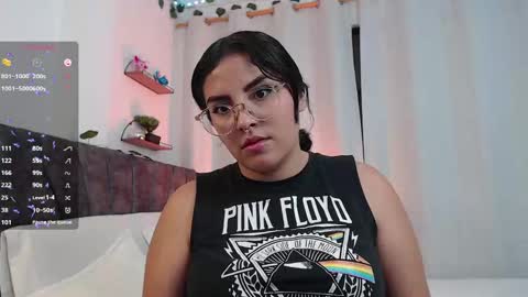 Snapshot of sensual_flame chatting on March 11, 1:37 am Camille and sophie online show from March 11, 1:37 am