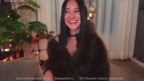 Maria- OF sensual bee online show from November 20, 12:55 am