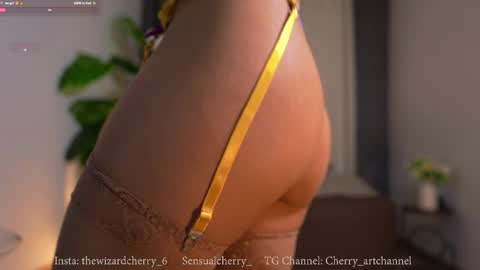 Maria- OF sensual bee online show from May 6, 12:47 am