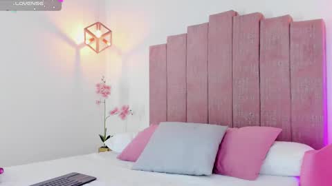 Jeen  online show from September 22, 8:51 pm