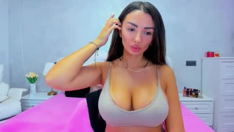 EllaRossa online show from June 5, 10:43 am